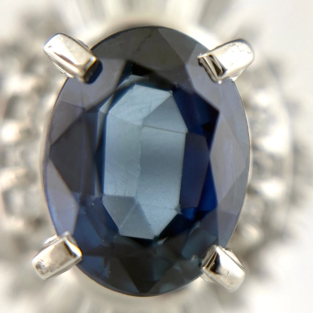 SAPPHIRE DESIGN PLATINUM RING - 2