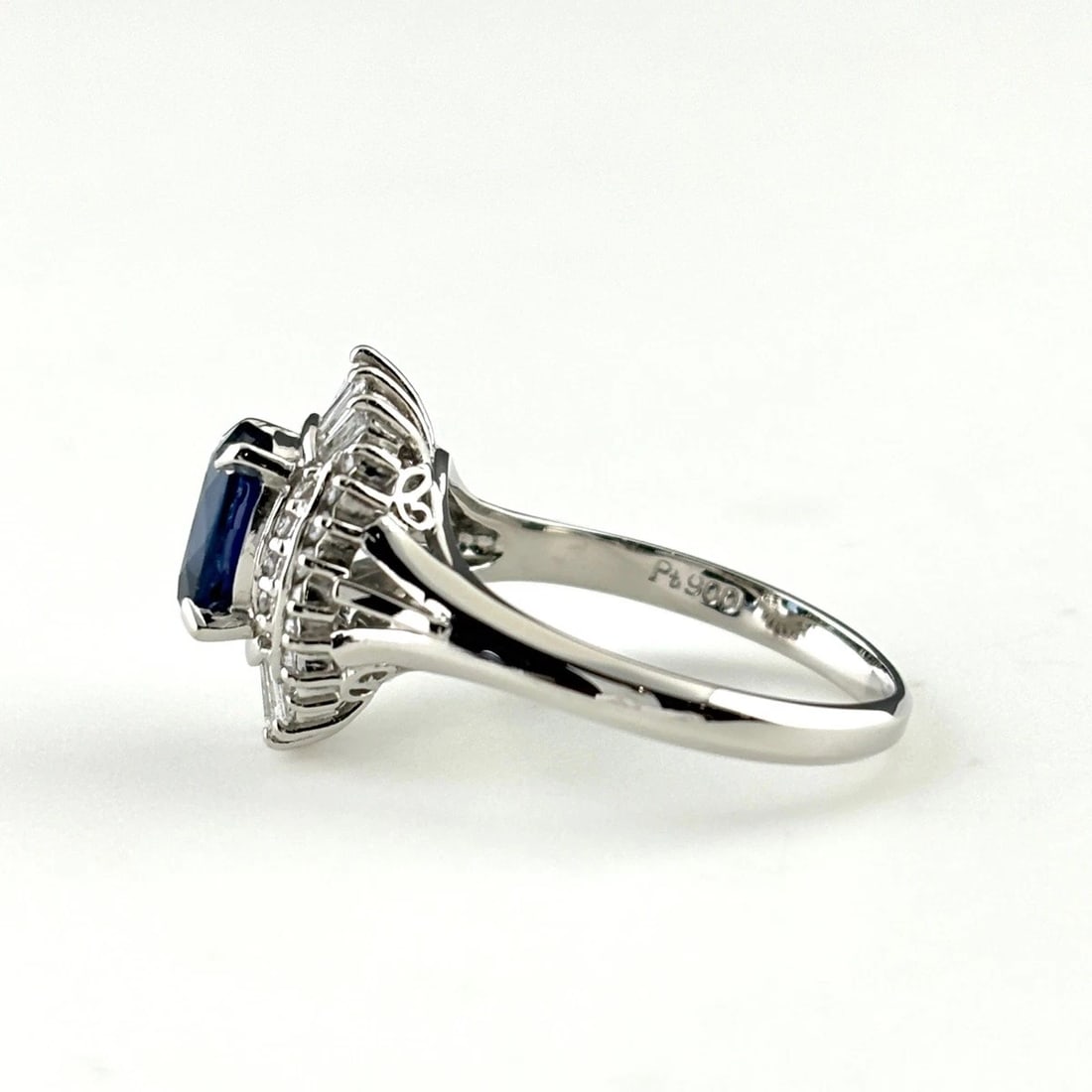 SAPPHIRE DESIGN PLATINUM RING - 5