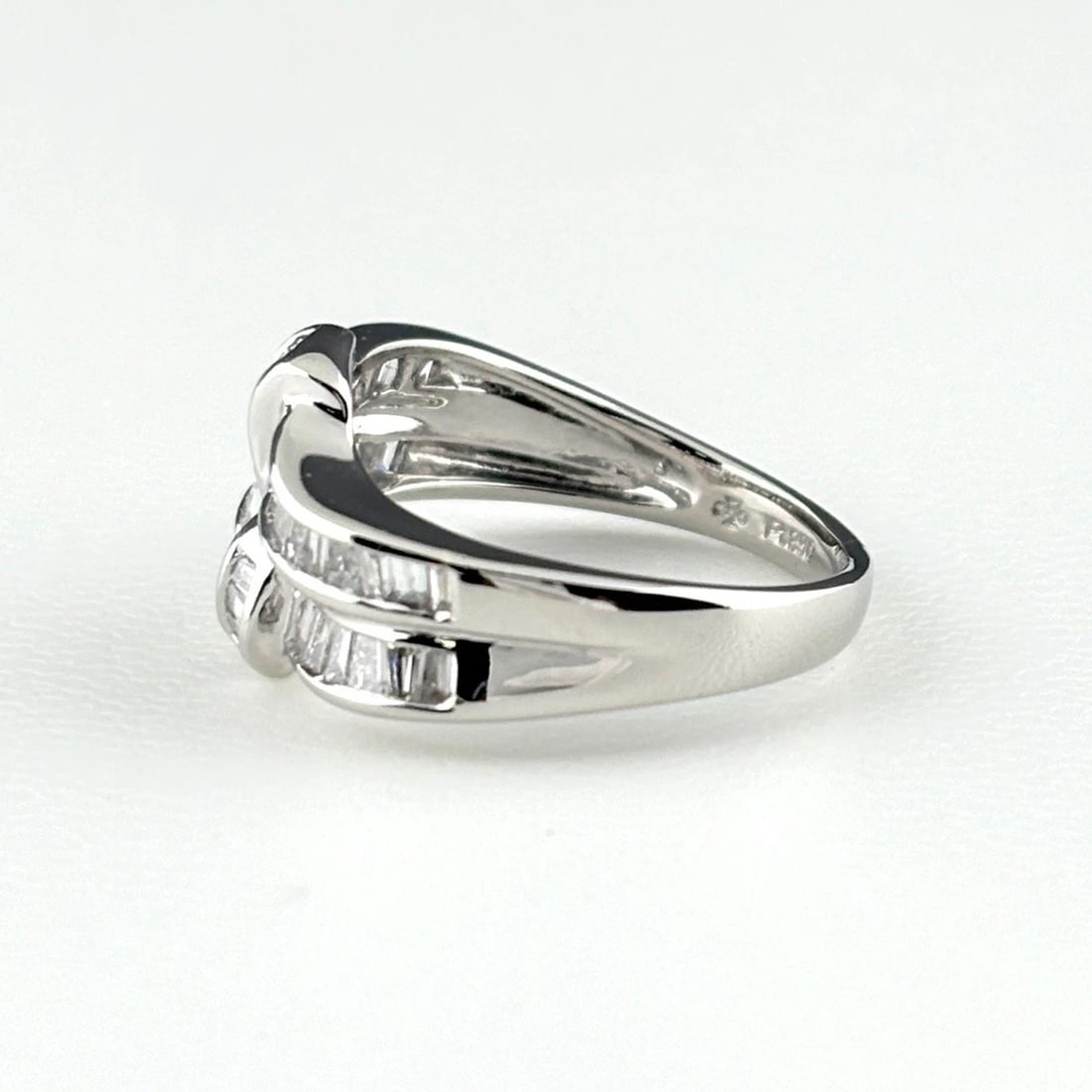 MELEE DIAMOND DESIGN RING - 3