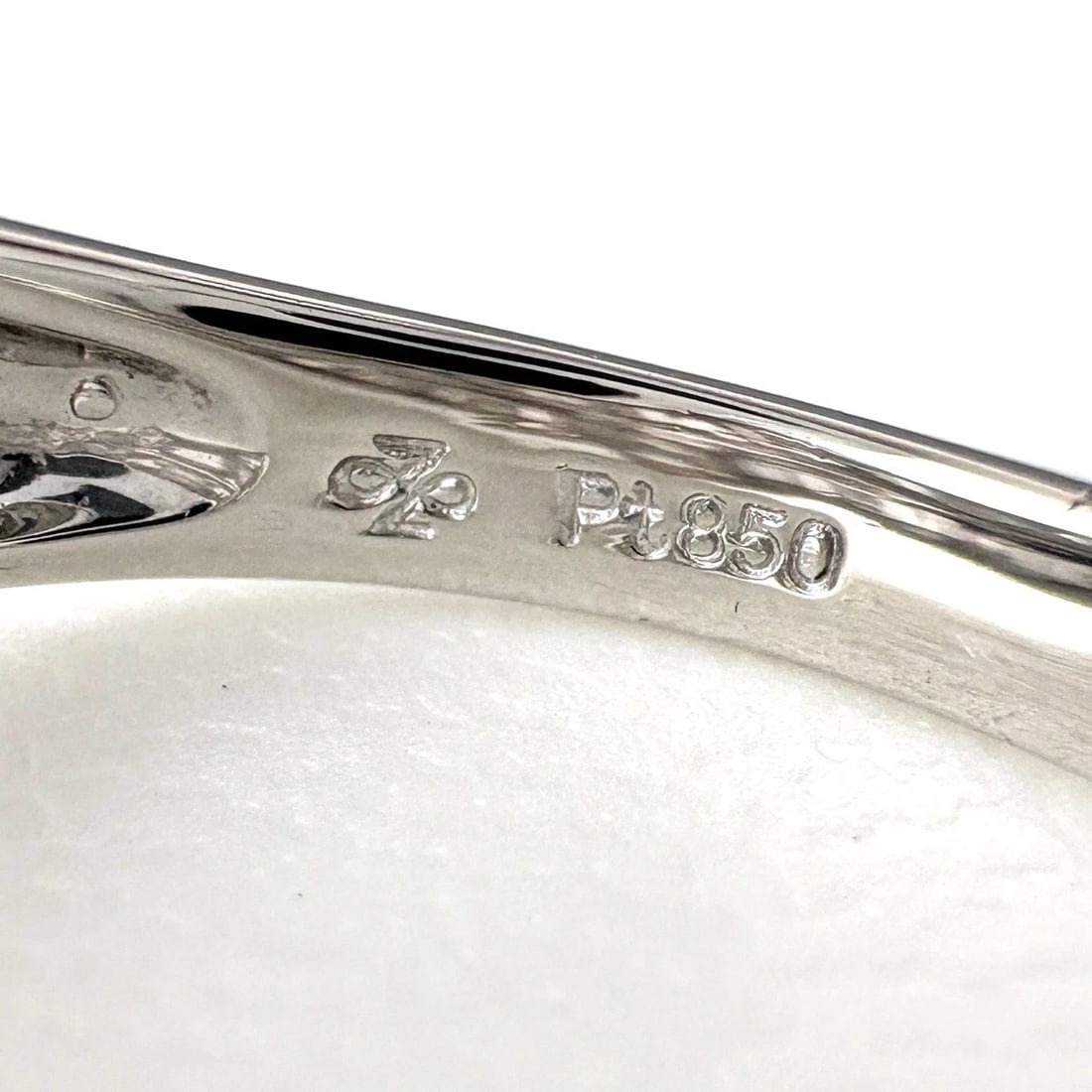 MELEE DIAMOND DESIGN RING - 5