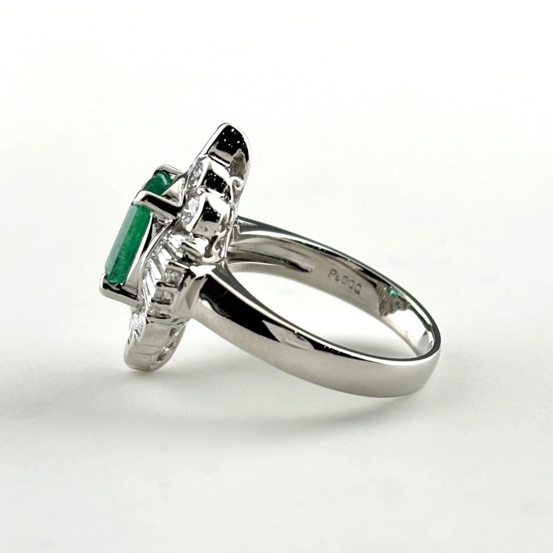 EMERALD DESIGN RING PLATINUM - 3