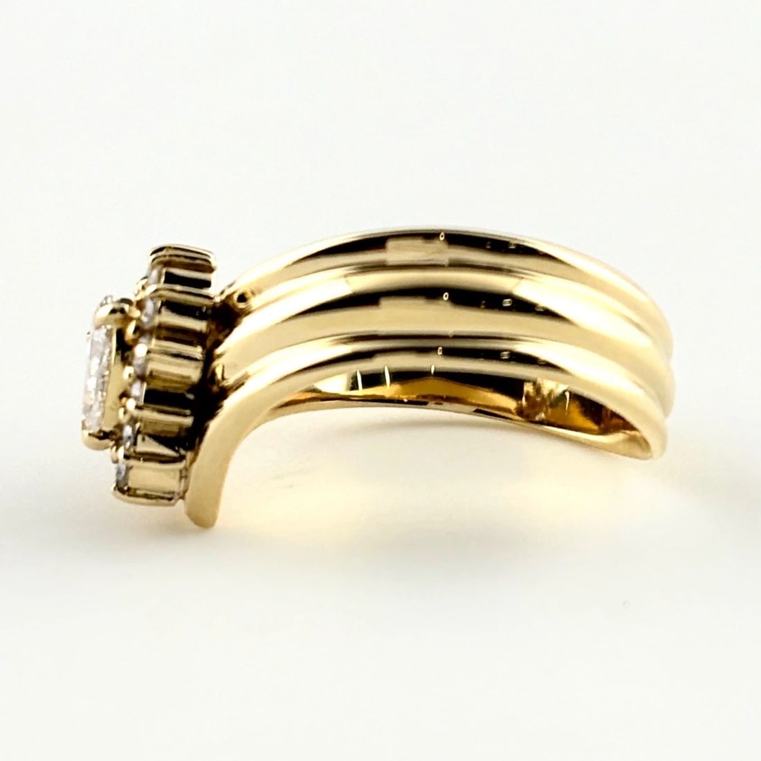 DIAMOND DESIGN RING - 3
