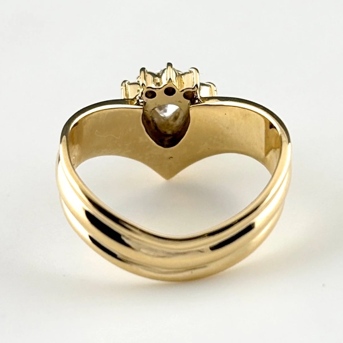 DIAMOND DESIGN RING - 4
