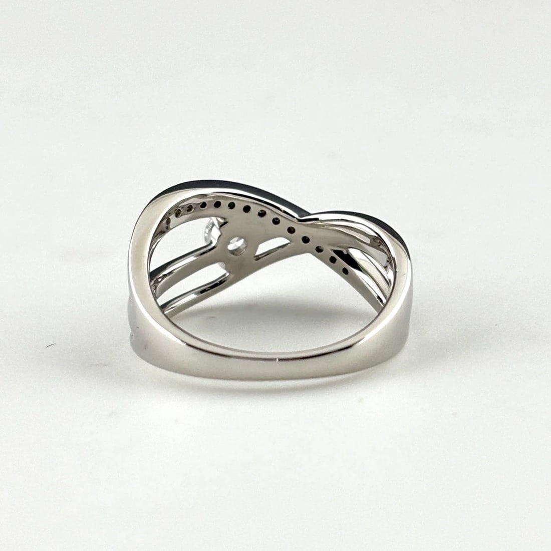MELEE DIAMOND DESIGN RING - 5