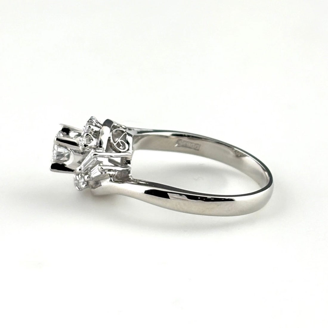 DIAMOND DESIGN RING PLATINUM - 3
