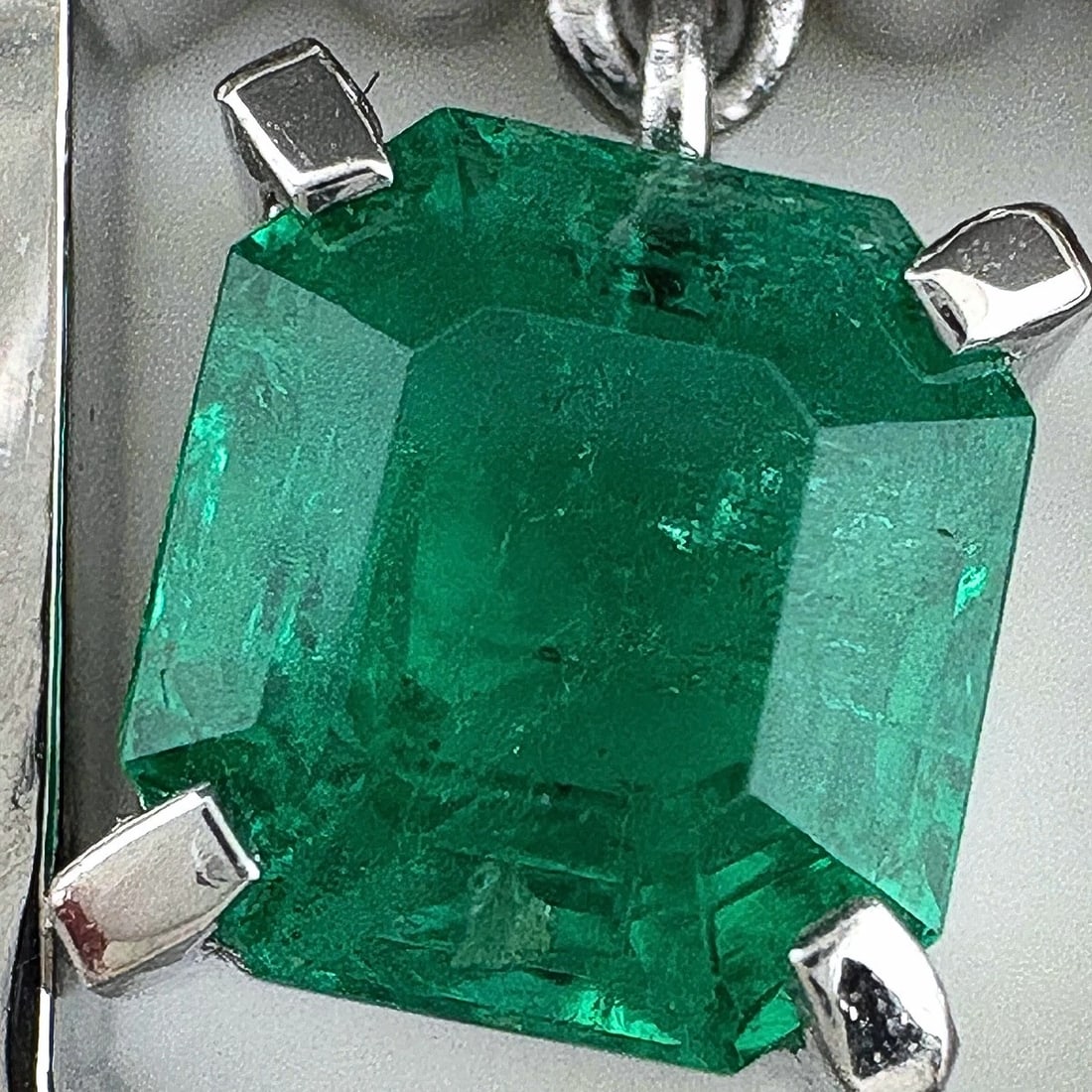 EMERALD DESIGN PENDANT HEAD - 2