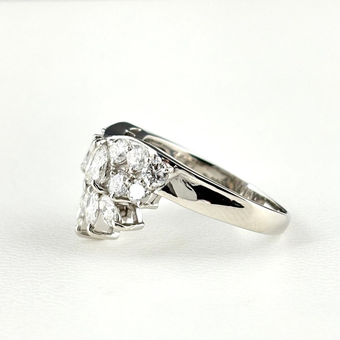 MELEE DIAMOND DESIGN RING - 3