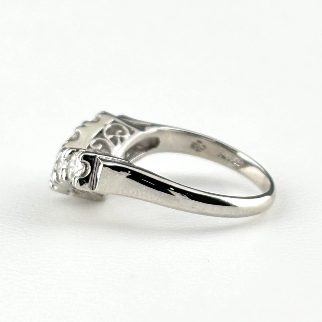 MELEE DIAMOND DESIGN RING - 3