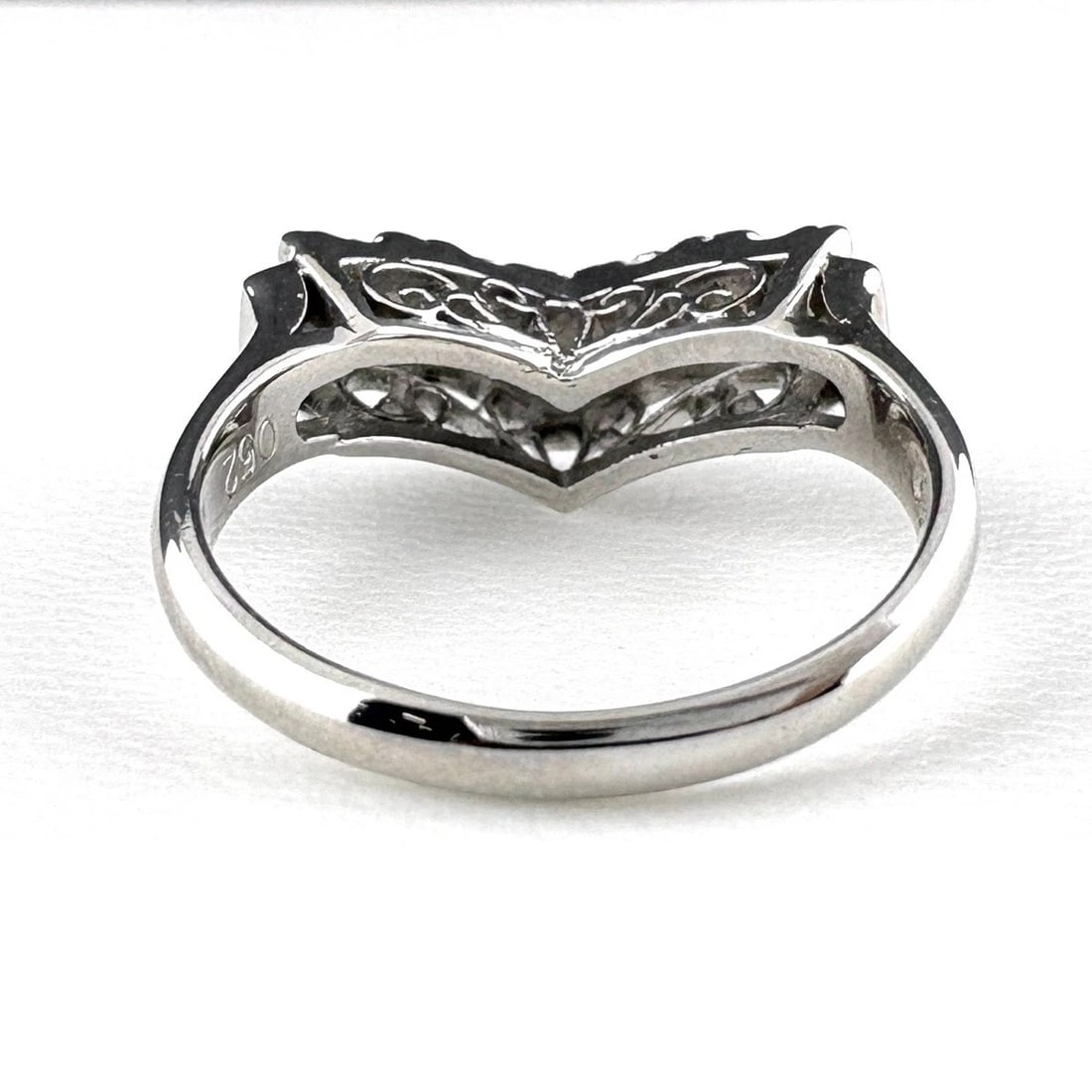 MELEE DIAMOND DESIGN RING - 4