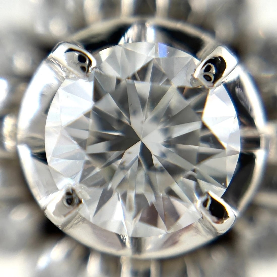 DIAMOND DESIGN PLATINUM RING - 2