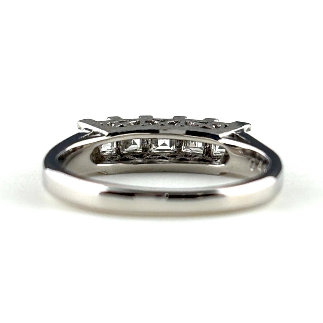 MELEE DIAMOND DESIGN RING - 3