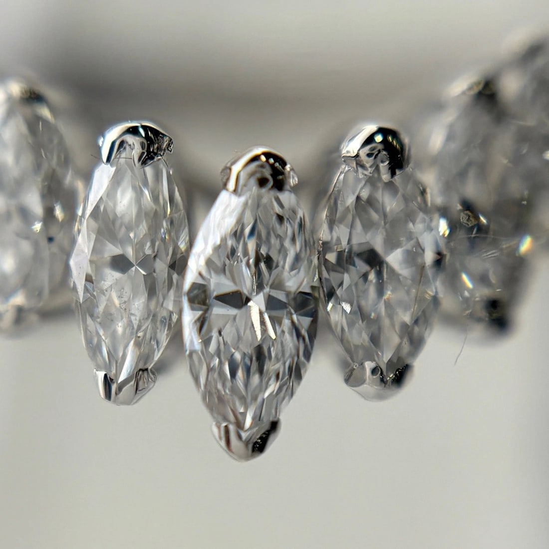 MELEE DIAMOND DESIGN RING - 2