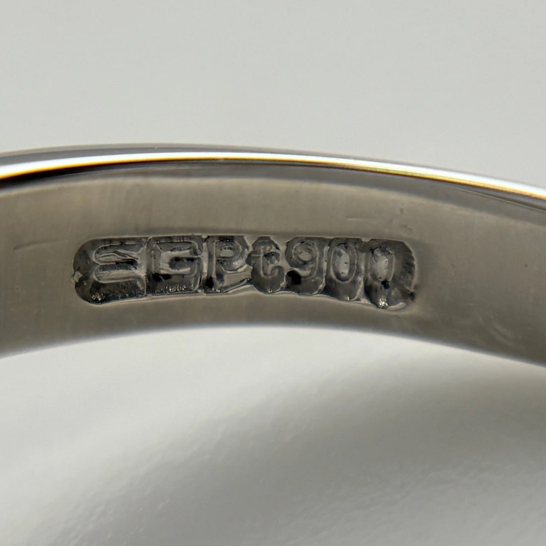 MELEE DIAMOND DESIGN RING - 5
