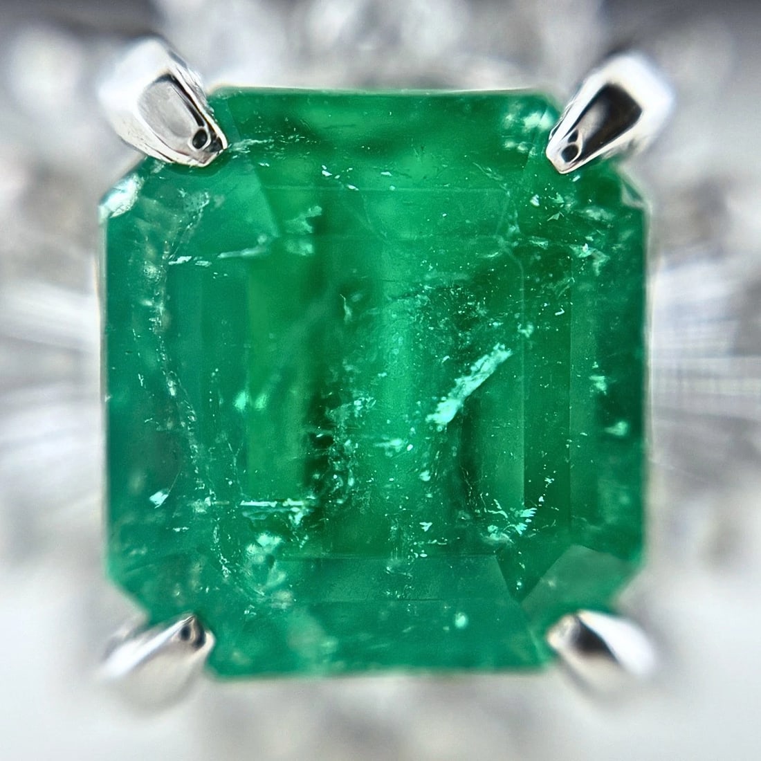 EMERALD DESIGN RING PLATINUM - 2