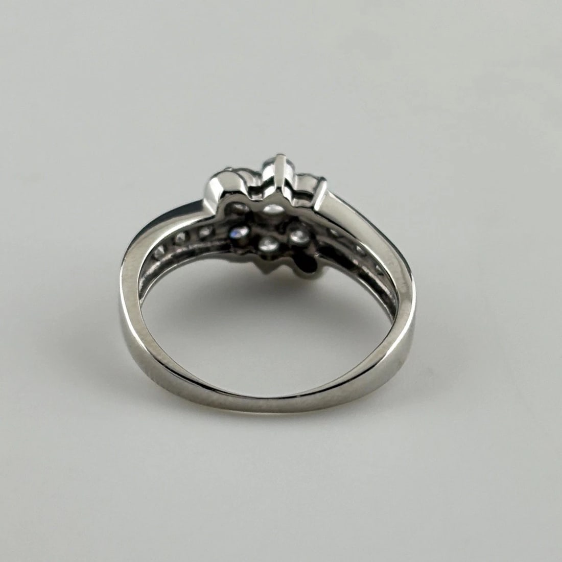 MELEE DIAMOND DESIGN RING - 3