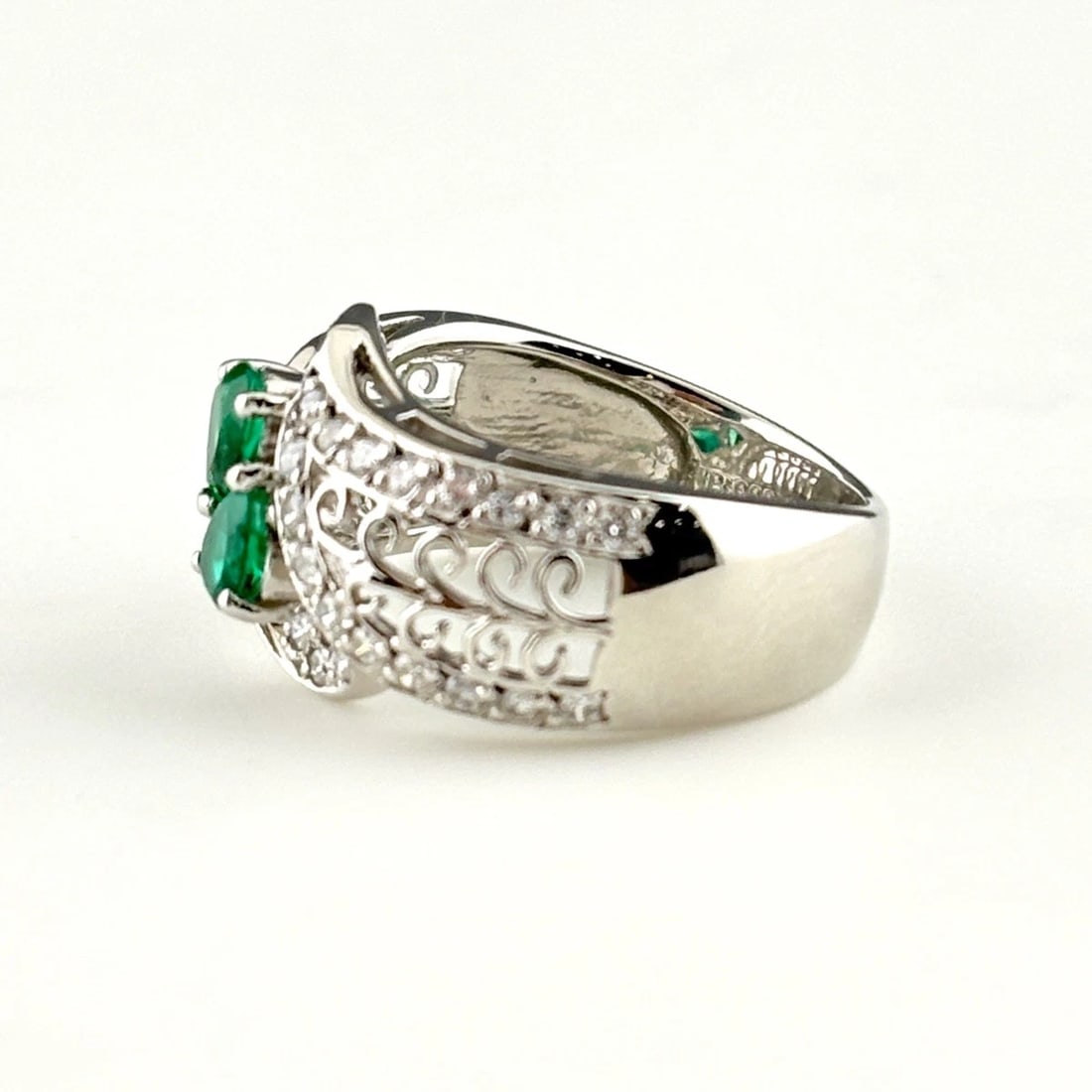 EMERALD DESIGN RING PLATINUM - 4
