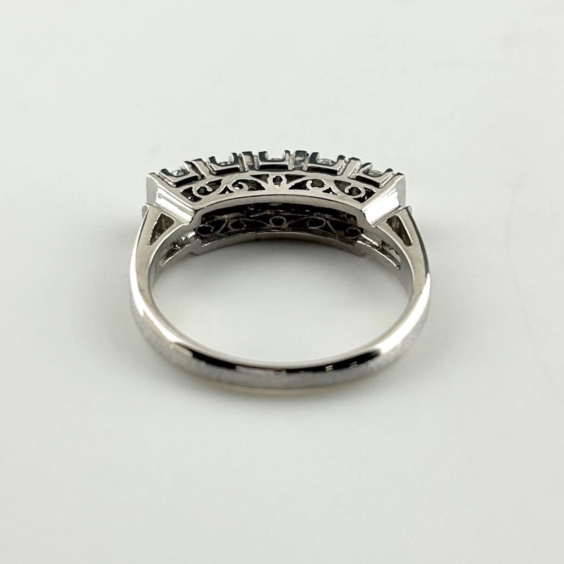 MELEE DIAMOND DESIGN RING - 3