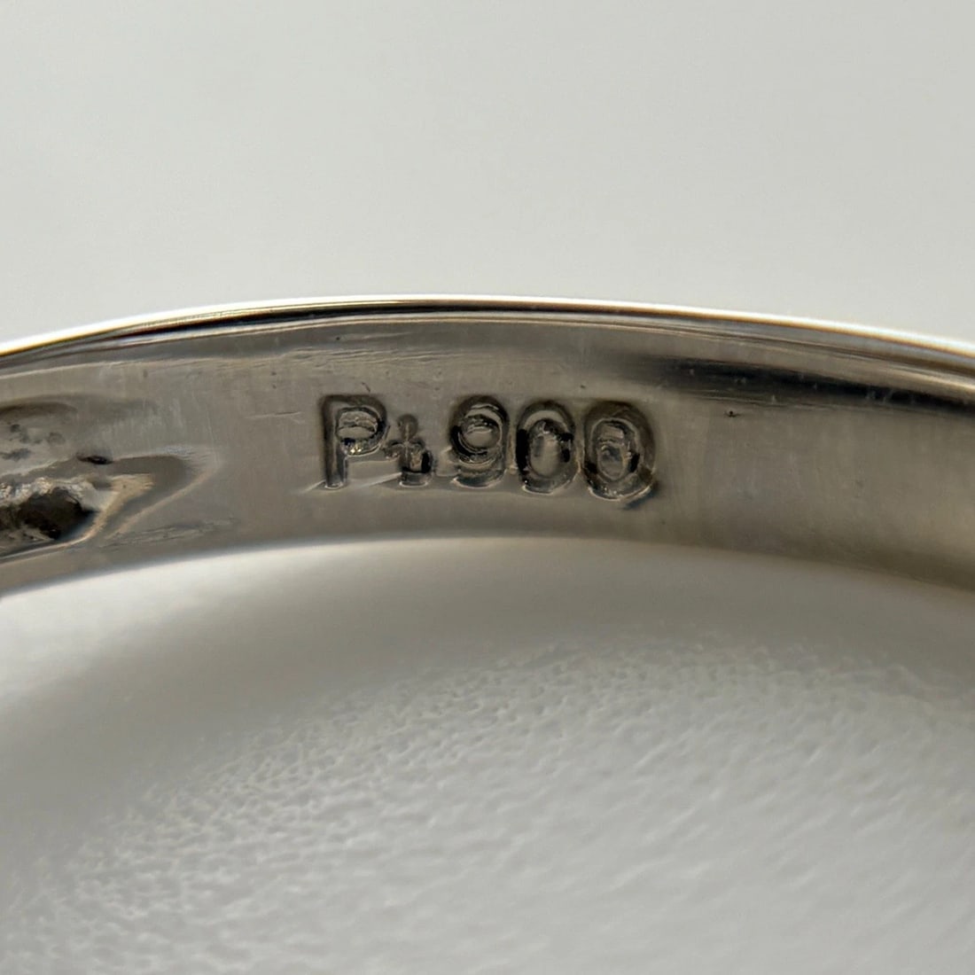 SAPPHIRE DESIGN PLATINUM RING - 4