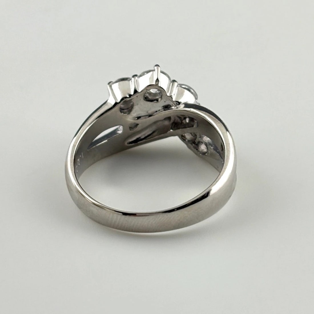 DIAMOND DESIGN RING - 3