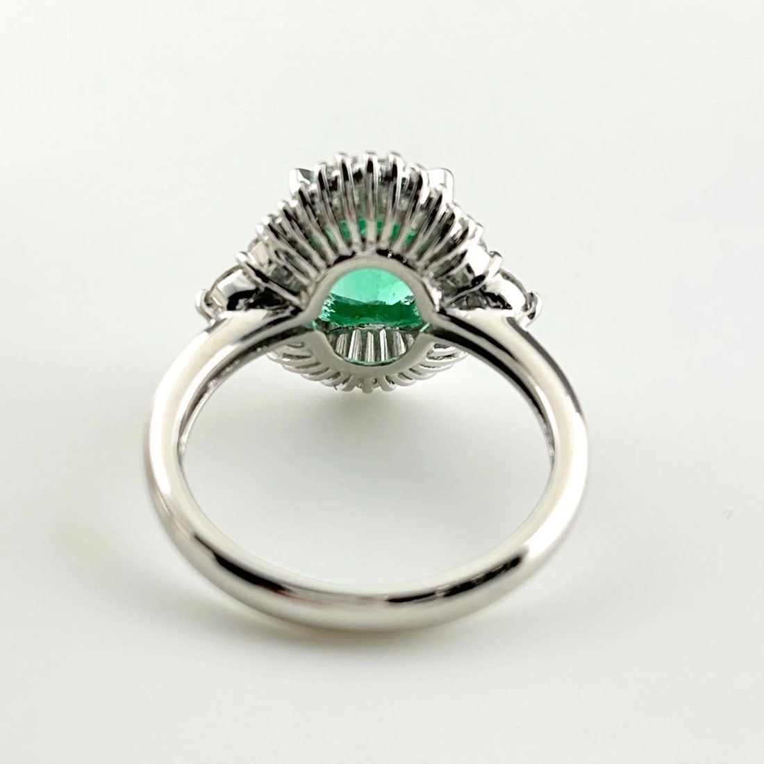 EMERALD DESIGN RING PLATINUM - 4