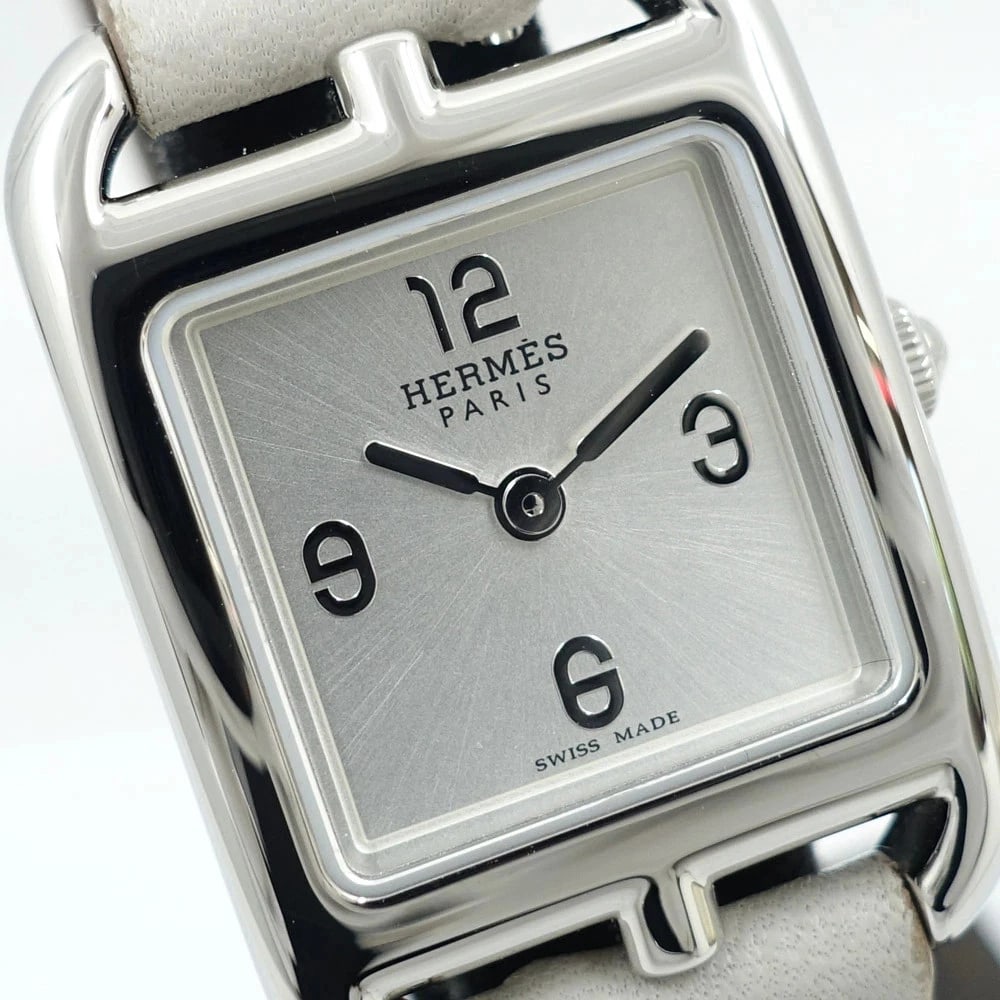 HERMES WATCH CAPE COD PM MINI SILVER DIAL WATCH: Hermes Watch Cape Cod Pm Mini Silver Dial Watch Brand: HERMES Type/Style: Wristwatch Material: SS Color: SILVER DIAL Size: Case size: 21mm Wrist size: Approx. 16cm Accessories: None Accessories