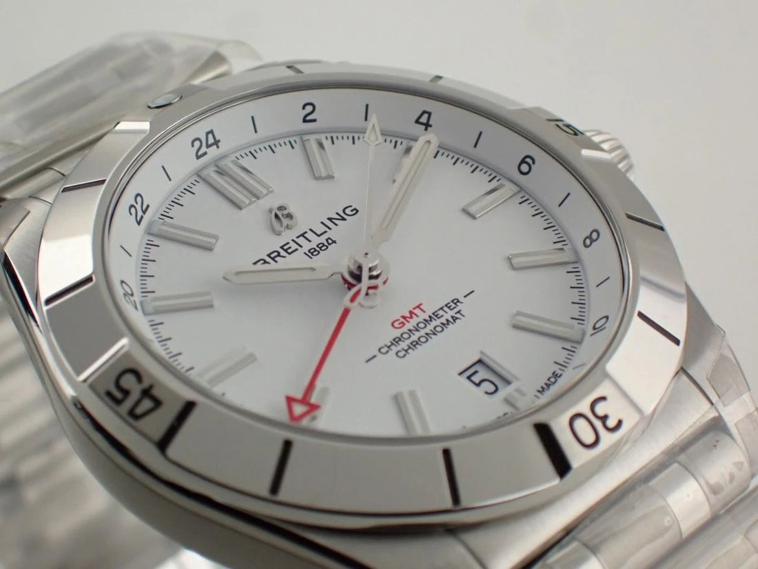 BREITLING WATCH CHRONOMAT AUTOMATIC GMT WATCH: Breitling Watch Chronomat Automatic Gmt Watch Brand: BREITLING Type/Style: Wristwatch Material: SS Color: WHITE DIAL Size: Case size: 40mm Wrist size: 21cm Accessories: None Accessories No