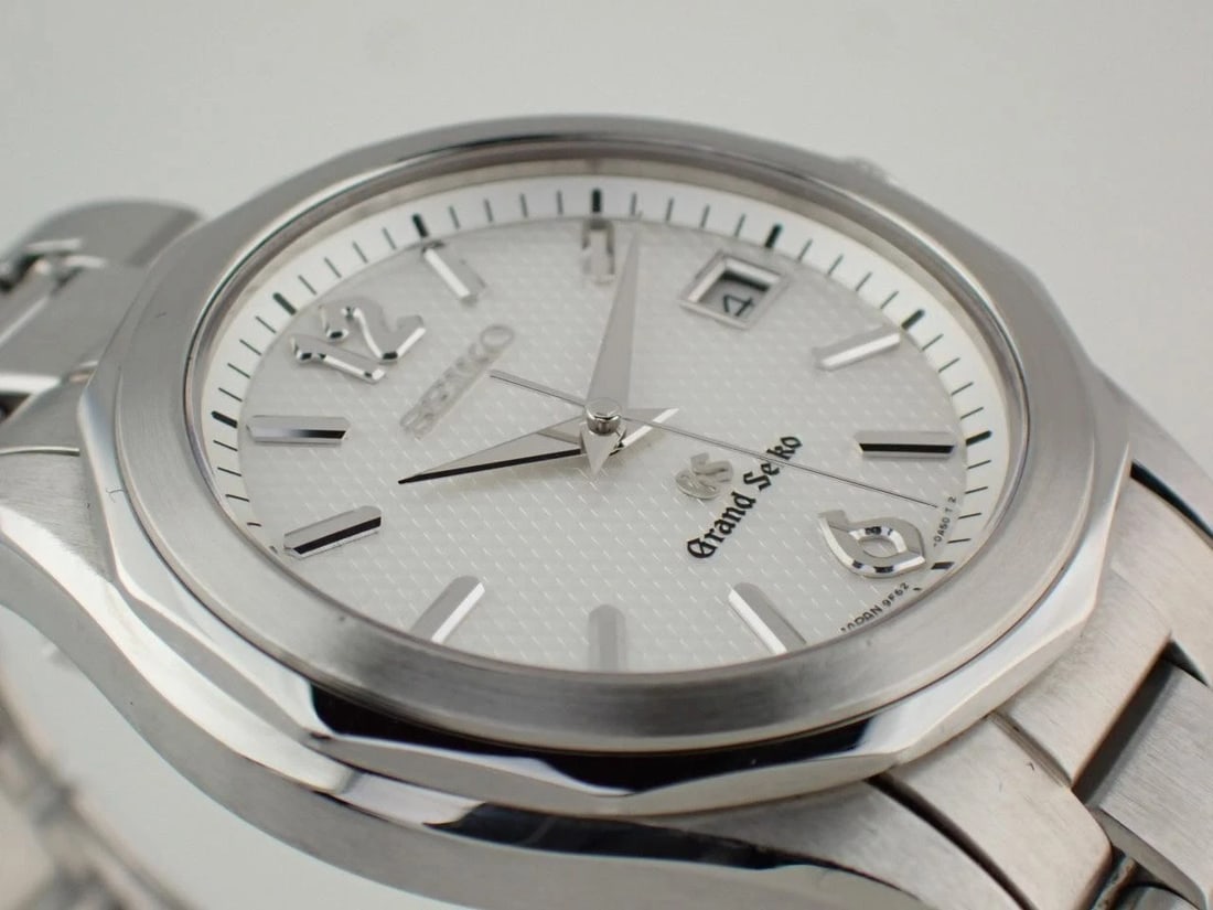 SEIKO WATCH GRAND 9F QUARTZ SILVER WHITE DIAL WATCH: Seiko Watch Grand 9F Quartz Silver White Dial Watch Brand: SEIKO Type/Style: Wristwatch Material: SS Color: SILVER WHITE DIAL Size: Case size: 38mm Wrist size: 18.5-19cm Accessories: None