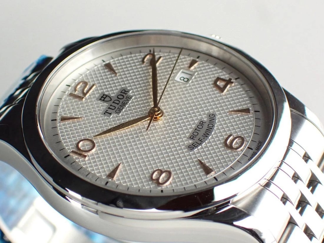 TUDOR WATCH AUTOMATIC WINDING STAINLESTEEL WATCH (1 of 4)
