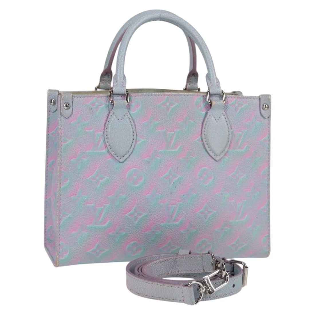 LOUIS VUITTON MONOGRAM EMPREINTE ON THE GO PM BAG: LOUIS VUITTON Monogram Empreinte On The Go PM Bag Brand: LOUIS VUITTON Type/Style: Hand Bag Material: Monogram Empreinte Leather Color: Blue Size: W9.8 x H7.5 x D4.5inch Accessories: None