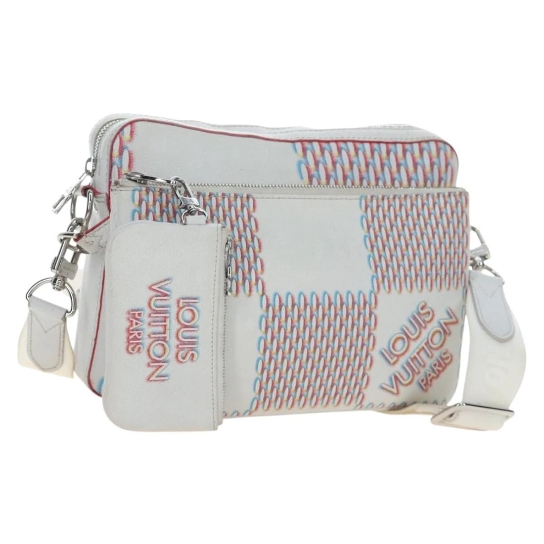 LOUIS VUITTON DAMIER GIANT SPRAY TRIO MESSENGER BAG: LOUIS VUITTON Damier Giant Spray Trio Messenger Bag Brand: LOUIS VUITTON Type/Style: Shoulder Bag Material: Damier Color Canvas Color: White Size: W9.8 x H7.3 x D2.8inch Accessories: None