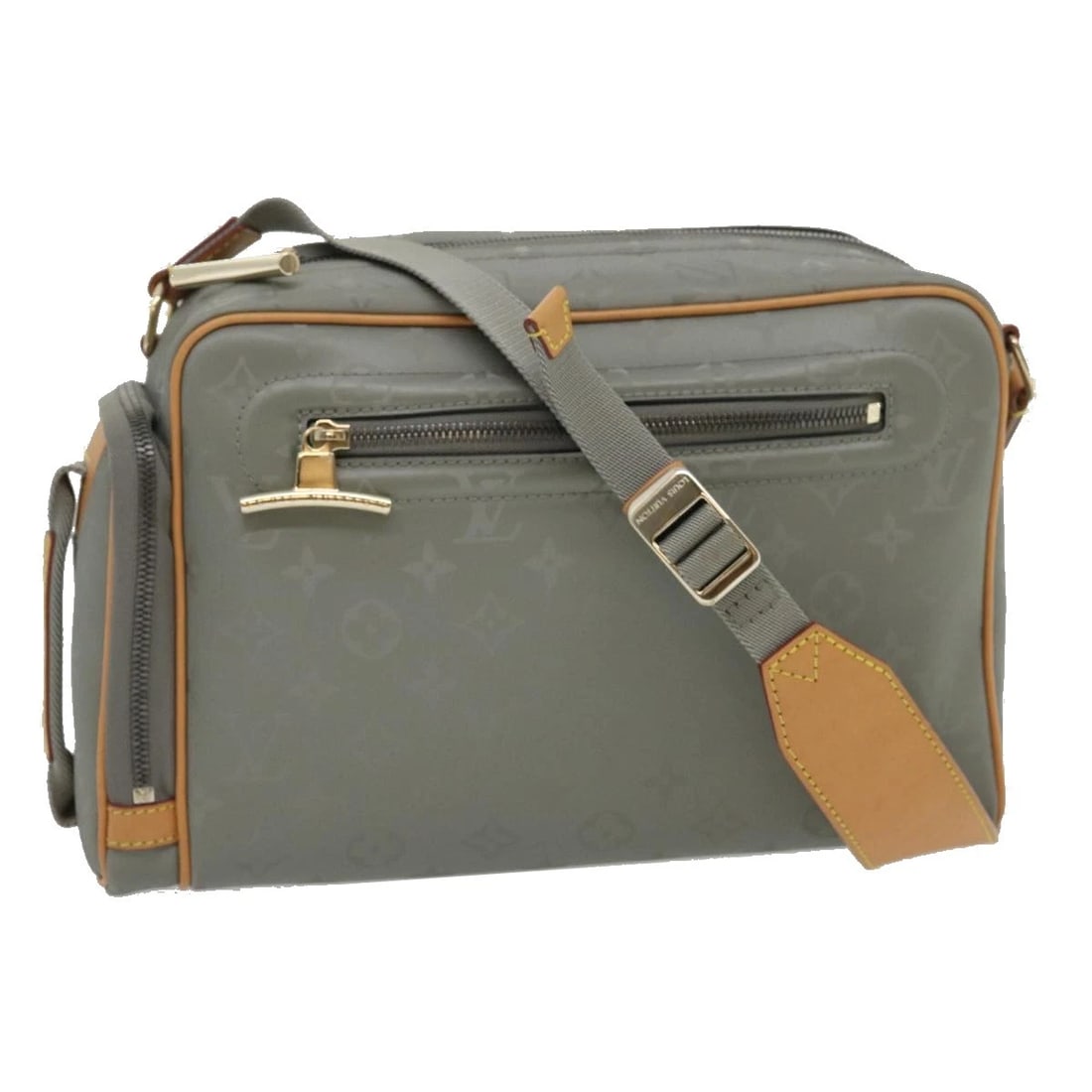 LOUIS VUITTON MONOGRAM TITANIUM CAMERA BAG SHOULDER BAG: LOUIS VUITTON Monogram titanium Camera Bag Shoulder Bag Brand: LOUIS VUITTON Type/Style: Shoulder Bag Material: Monogram Canvas Color: Gray Size: W11.8 x H7.9 x D4.1inch Accessories: None