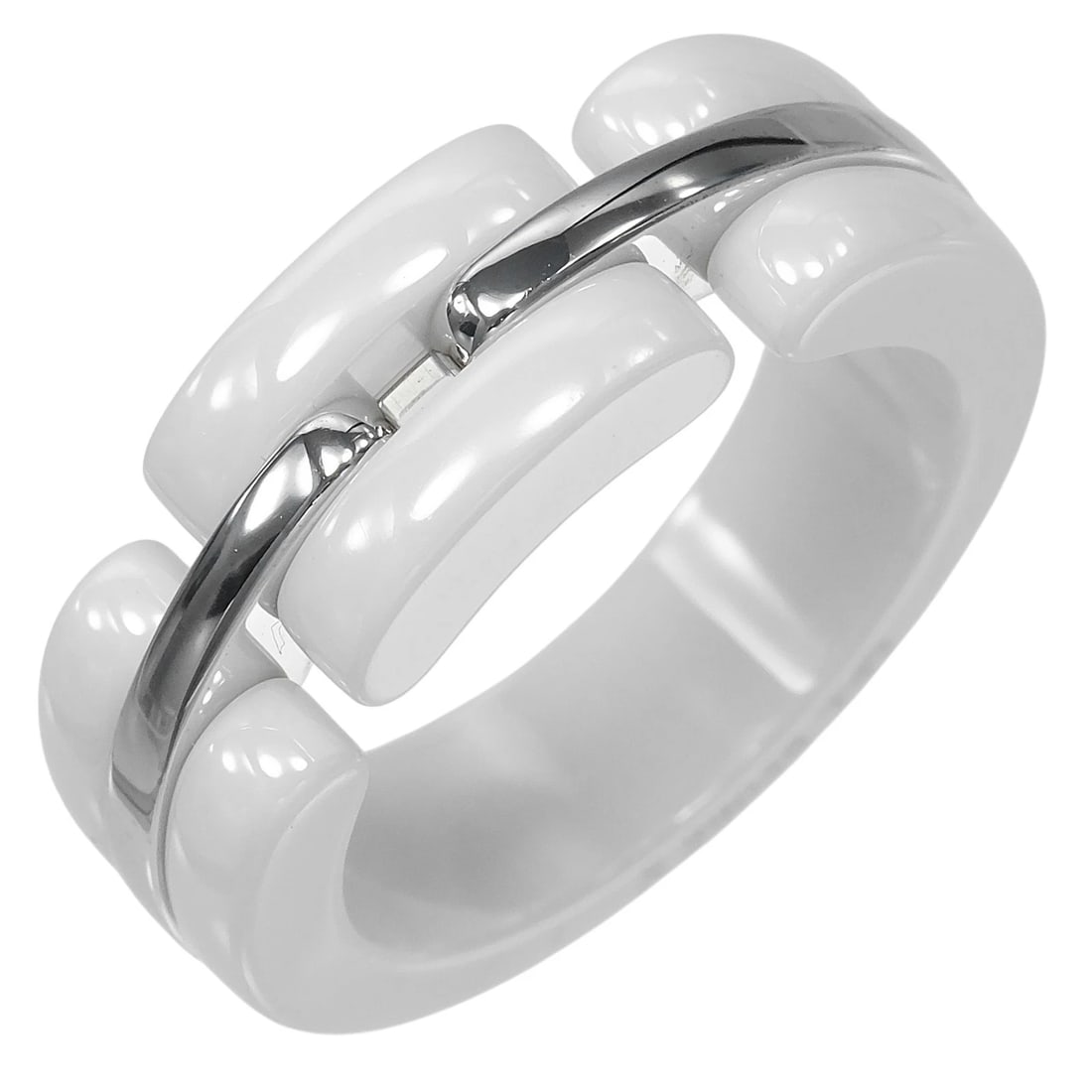 CHANEL ULTRA RING K18 WHITE GOLD: CHANEL Ultra Ring K18 white gold Brand: CHANEL Type/Style: Ring Material: K18 white gold/ceramic, Color: Silver Size: 4.7(US Size) Accessories: None Accessories Notice: When purchasing pre-owned