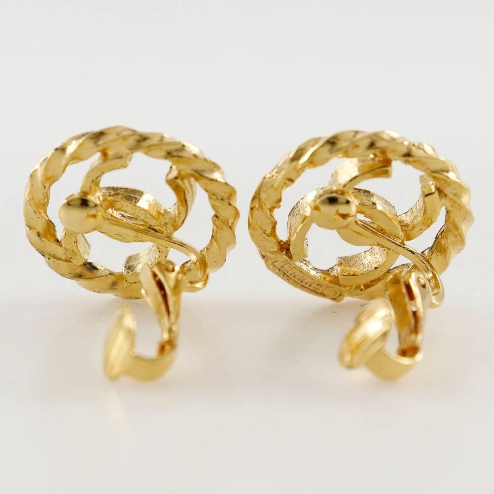 CHANEL COCO MARK EARRING PLATED GOLD: CHANEL COCO Mark Earring Plated Gold Brand: CHANEL Type/Style: Earring Material: Plated Gold, Color: Gold Size: Size(CM) 20mm x 21mm Accessories: None Accessories Notice: When purchasing pre-owned