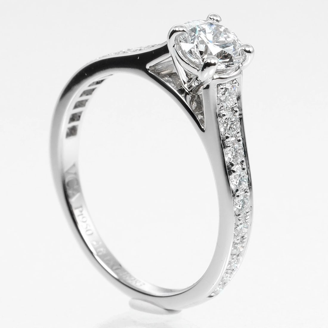 VAN CLEEF & ARPELS ROMANCE SOLITAIRE RING - 2