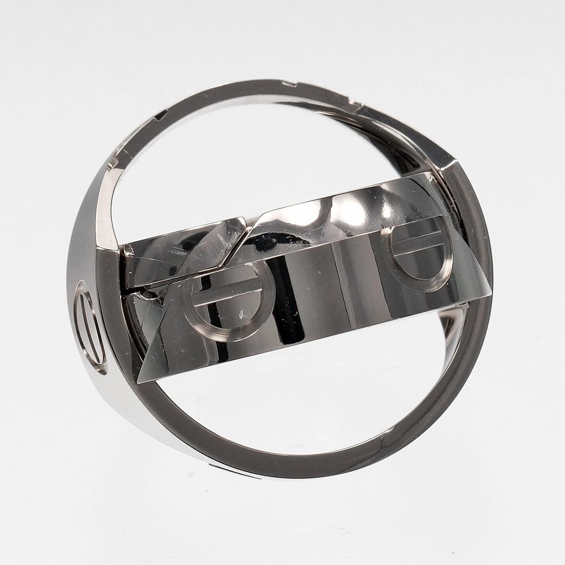 CARTIER ASTRO LOVE RING: CARTIER Astro Love Ring Brand: CARTIER Type/Style: Ring Material: K18 white gold, Color: Silver Size: 6.2(US Size) Accessories: None Accessories Notice: When purchasing pre-owned goods, please refer