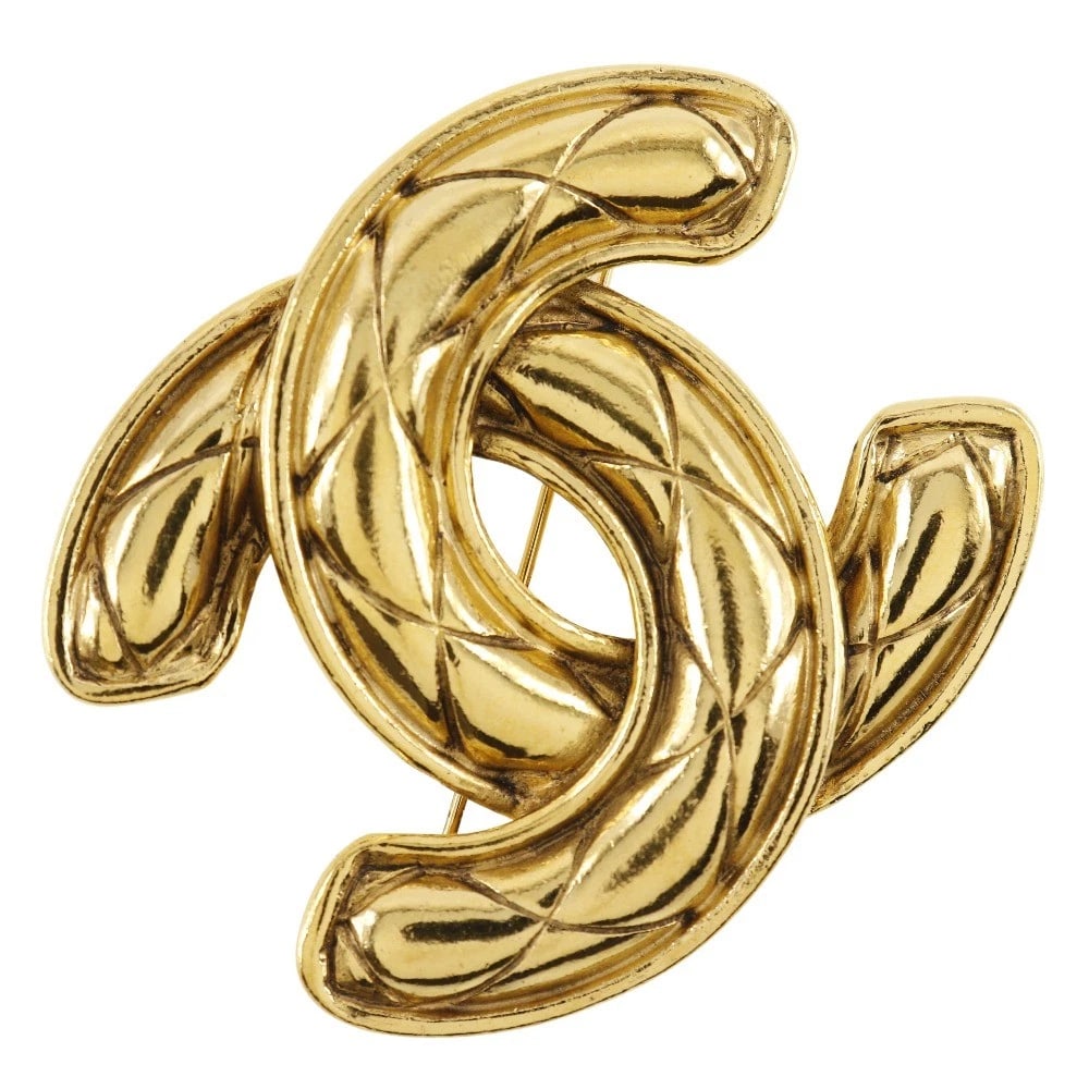 CHANEL COCO MARK BROOCH MATELASSE: CHANEL COCO Mark Brooch Matelasse Brand: CHANEL Type/Style: Brooch Material: Plated Gold, Color: Gold Size: Size(CM) 48mm x 56mm Accessories: None Accessories Notice: When purchasing pre-owned goods,