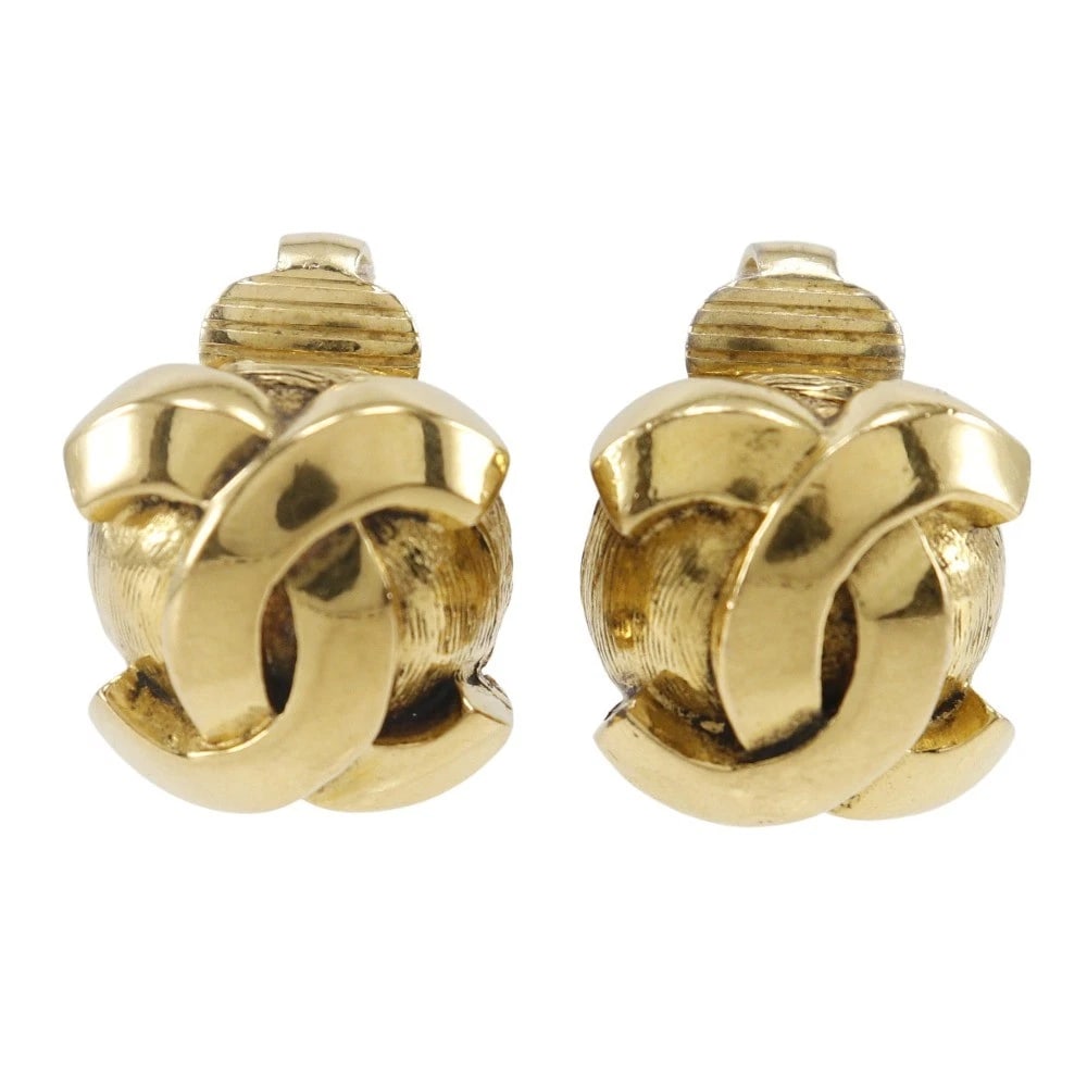 CHANEL COCO MARK EARRING PLATED GOLD: CHANEL COCO Mark Earring Plated Gold Brand: CHANEL Type/Style: Earring Material: Plated Gold, Color: Gold Size: Size(CM) 15mm x 14mm Accessories: None Accessories Notice: When purchasing p