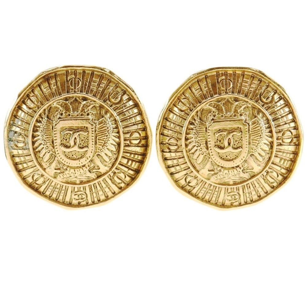 CHANEL 31 RUE CAMBON EARRING: CHANEL 31 RUE CAMBON Earring Brand: CHANEL Type/Style: Earring Material: Plated Gold, Color: Gold Size: Size(CM) 31mm x 32mm Accessories: None Accessories Notice: When purchasing pre-owned goods,