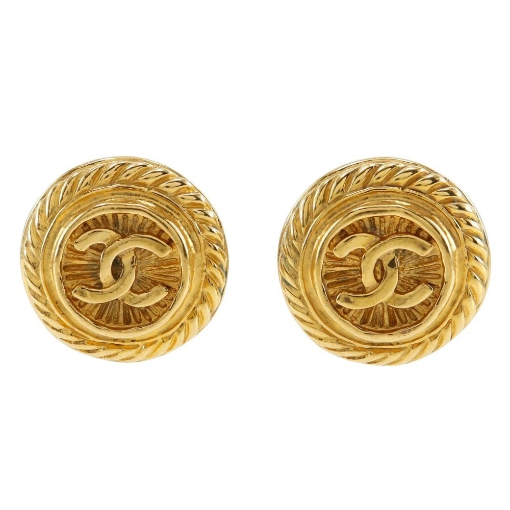 CHANEL COCO MARK EARRING: CHANEL COCO Mark Earring Brand: CHANEL Type/Style: Earring Material: Plated Gold, Color: Gold Size: Size(CM) 26mm x 26mm Accessories: None Accessories Notice: When purchasing pre-owned goods, please