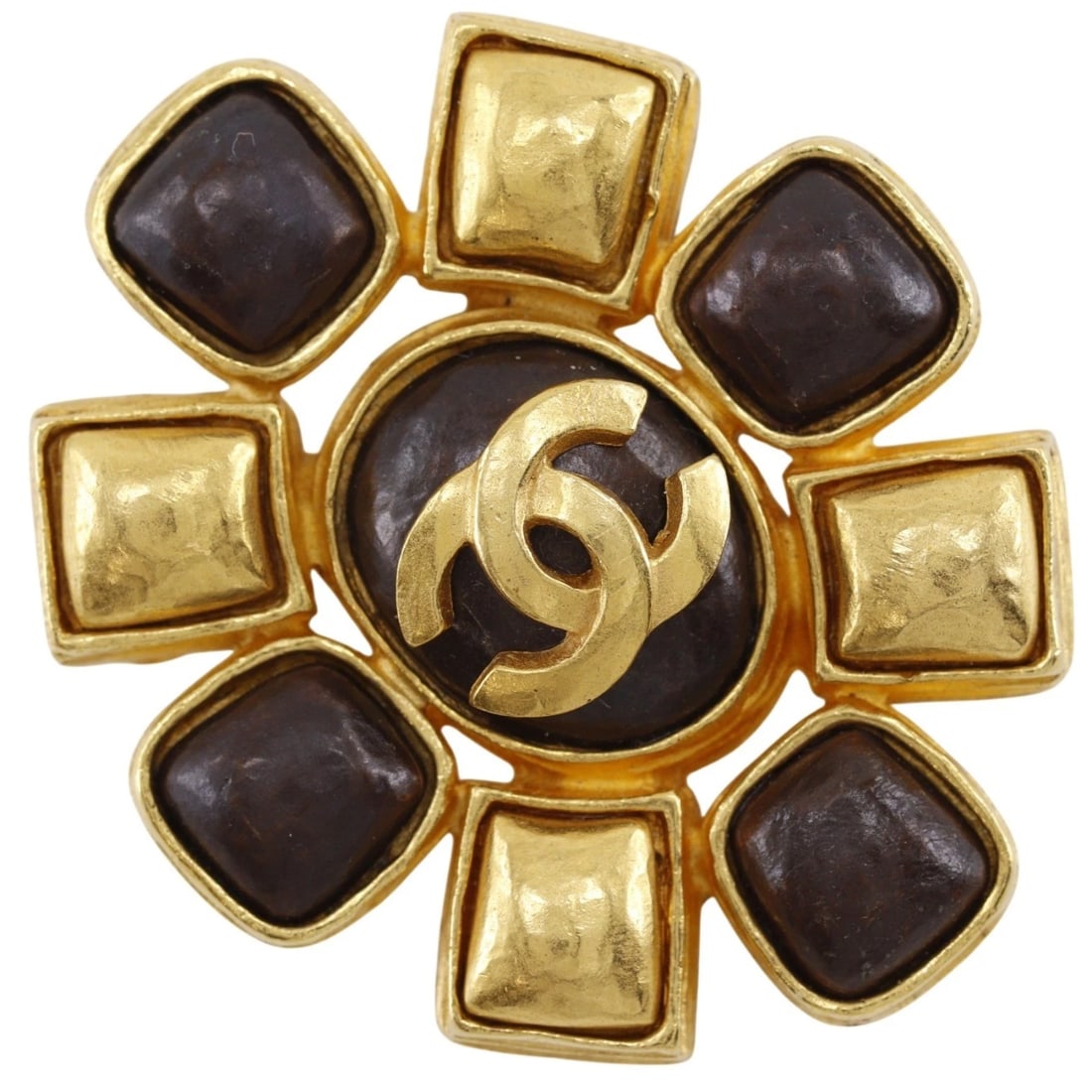 CHANEL COCO MARK BROOCH: CHANEL COCO Mark Brooch Brand: CHANEL Type/Style: Brooch Material: Plated Gold, Color: Gold Size: Size(CM) 48mm x 41mm Accessories: None Accessories Notice: When purchasing pre-owned goods, please
