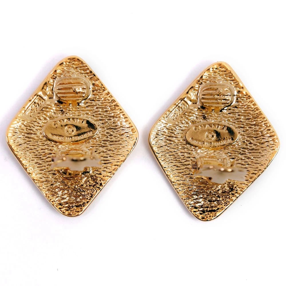 CHANEL EARRING COCO MARK GOLD PLATED: CHANEL Earring COCO Mark gold Plated Brand: CHANEL Type/Style: Earring Material: Plated Gold, Color: gold Size: Size(CM) 35mm x 28mm Accessories: None Accessories Notice: When purchasing pre-owned