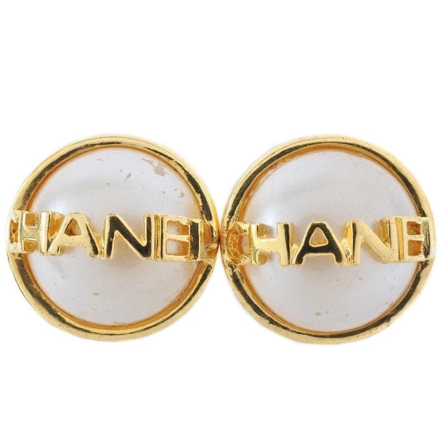 CHANEL EARRING PLATED GOLD/FAKE PEARL: CHANEL Earring Plated Gold/Fake pearl Brand: CHANEL Type/Style: Earring Material: Plated Gold, Color: Gold Size: Size(CM) 23mm x 23mm Accessories: None Accessories Notice: When purchasing pre-owned
