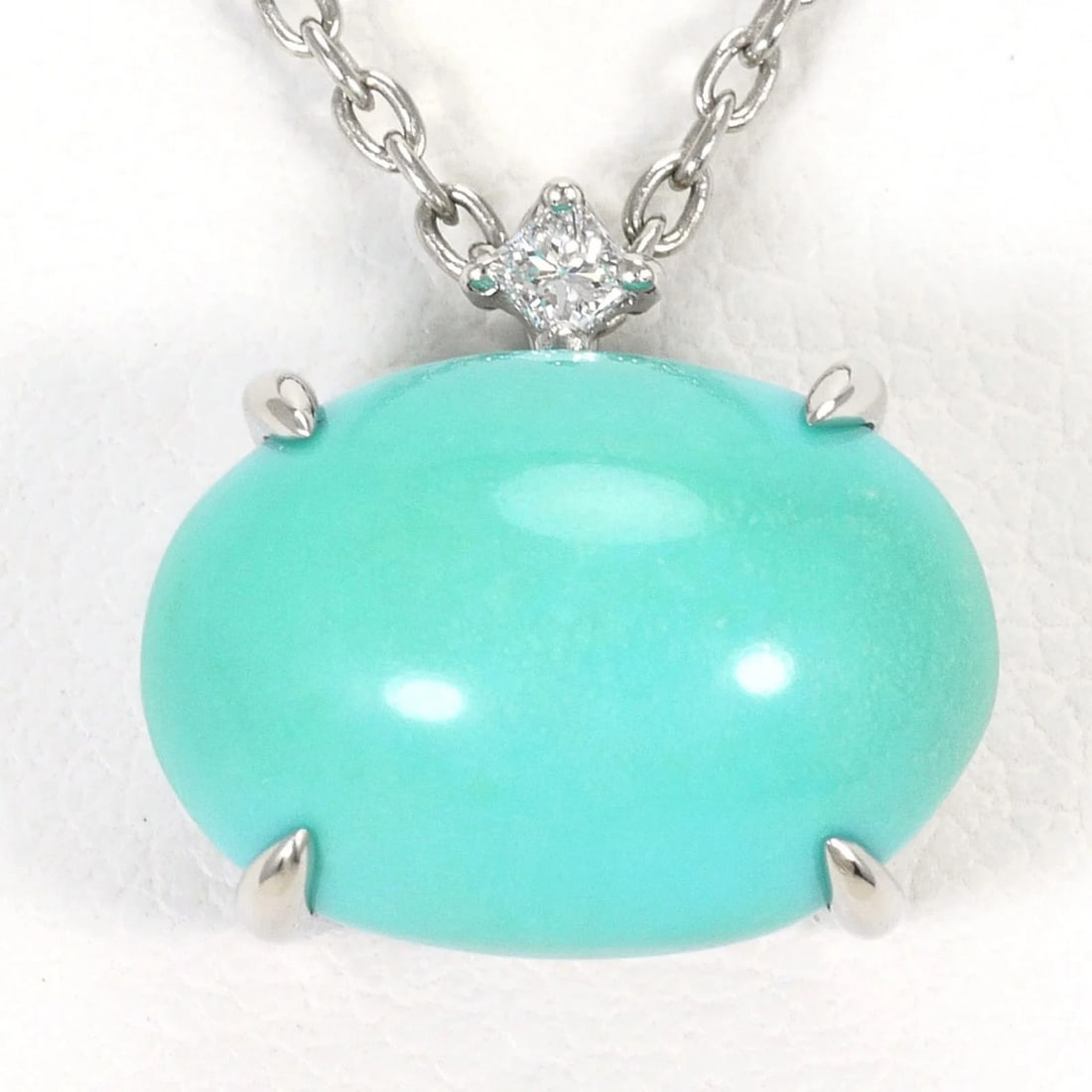PT950 PLATINUM NECKLACE WITH TURQUOISE AND DIAMONDS: PT950 Platinum Necklace with Turquoise and Diamonds Brand: Unbranded Type/Style: Necklace Material: Platinum, Platinum 950, Main Stone Turquoise, Natural Color: Platinum Size: Neck Circumference 40