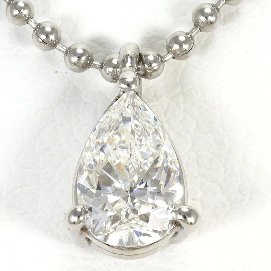 PT900 PLATINUM / PT850 NECKLACE WITH DIAMOND: PT900 Platinum / PT850 Necklace with Diamond Brand: Unbranded Type/Style: Necklace Material: Platinum 850, Platinum 900, Main Stone Natural Color: Platinum Size: Length: 40cm Accessories: None