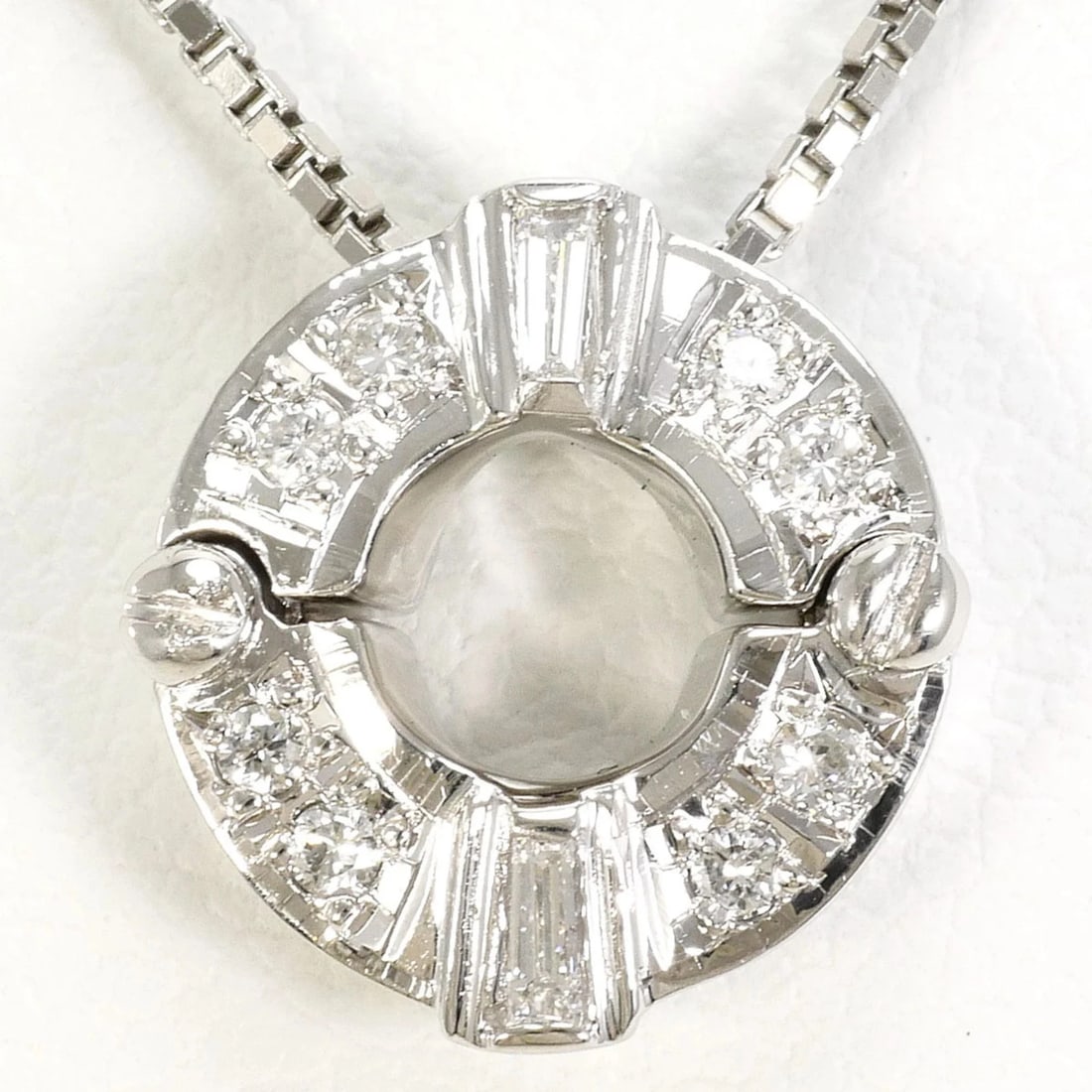 PT900 PLATINUM / PT850 NECKLACE WITH DIAMOND: PT900 Platinum / PT850 Necklace with Diamond Brand: Unbranded Type/Style: Necklace Material: Platinum 850, Platinum 900, Main Stone Natural Color: Platinum Size: Length: 40cm Accessories: None
