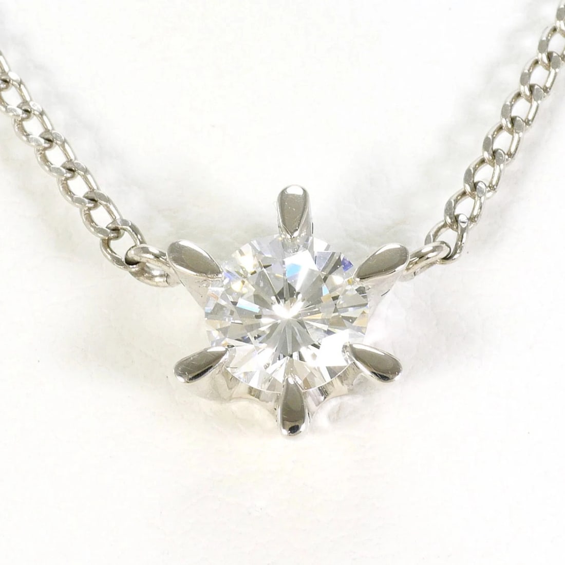 PT850 PLATINUM NECKLACE WITH DIAMOND: PT850 Platinum Necklace with Diamond Brand: Unbranded Type/Style: Necklace Material: Platinum 850, Main Stone Natural Color: Platinum Size: Length: 43cm Accessories: None Accessories Notic