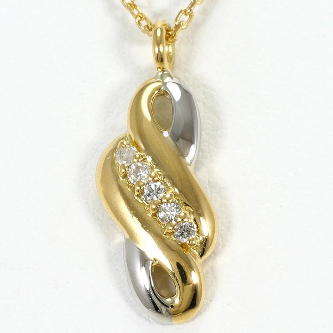 PT850 PLATINUM 18K YELLOW GOLD NECKLACE WITH DIAMOND: PT850 Platinum 18K Yellow Gold Necklace with Diamond Brand: Unbranded Type/Style: Necklace Material: Platinum 850, Yellow gold (18K), Main Stone Natural Color: Platinum, Yellow gold Size: Length: 39cm