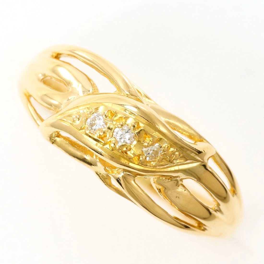18K (18-KARAT) YELLOW GOLD RING WITH DIAMOND: 18K (18-karat) Yellow Gold Ring with Diamond Brand: Unbranded Type/Style: Band ring Material: Yellow gold (18K), Main Stone Natural Color: Yellow gold Size: US 4 Accessories: None Accessor