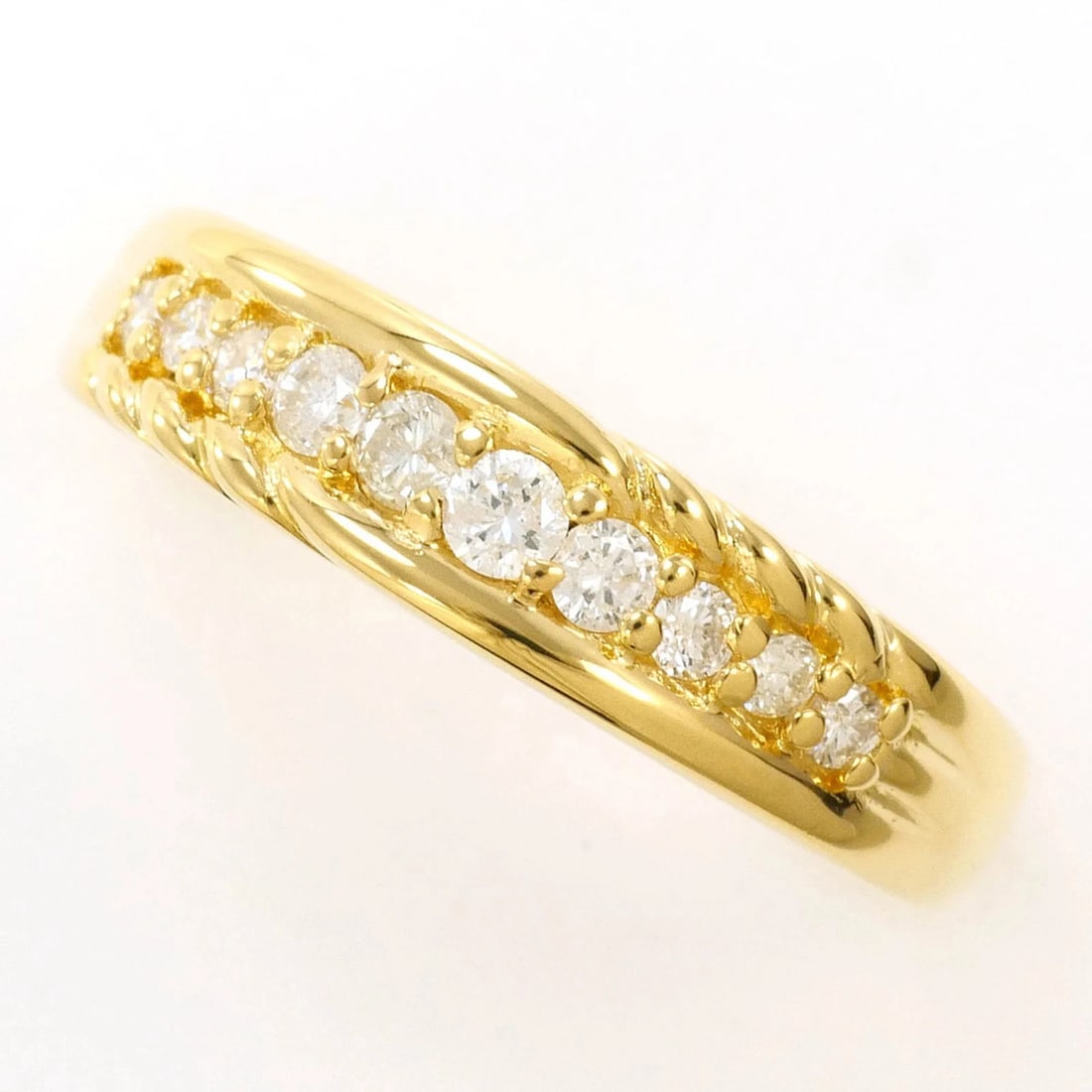 18K (18-KARAT) YELLOW GOLD RING WITH DIAMOND: 18K (18-karat) Yellow Gold Ring with Diamond Brand: Unbranded Type/Style: Band ring Material: Yellow gold (18K), Main Stone Natural Color: Yellow gold Size: US 7.5 Accessories: None Access