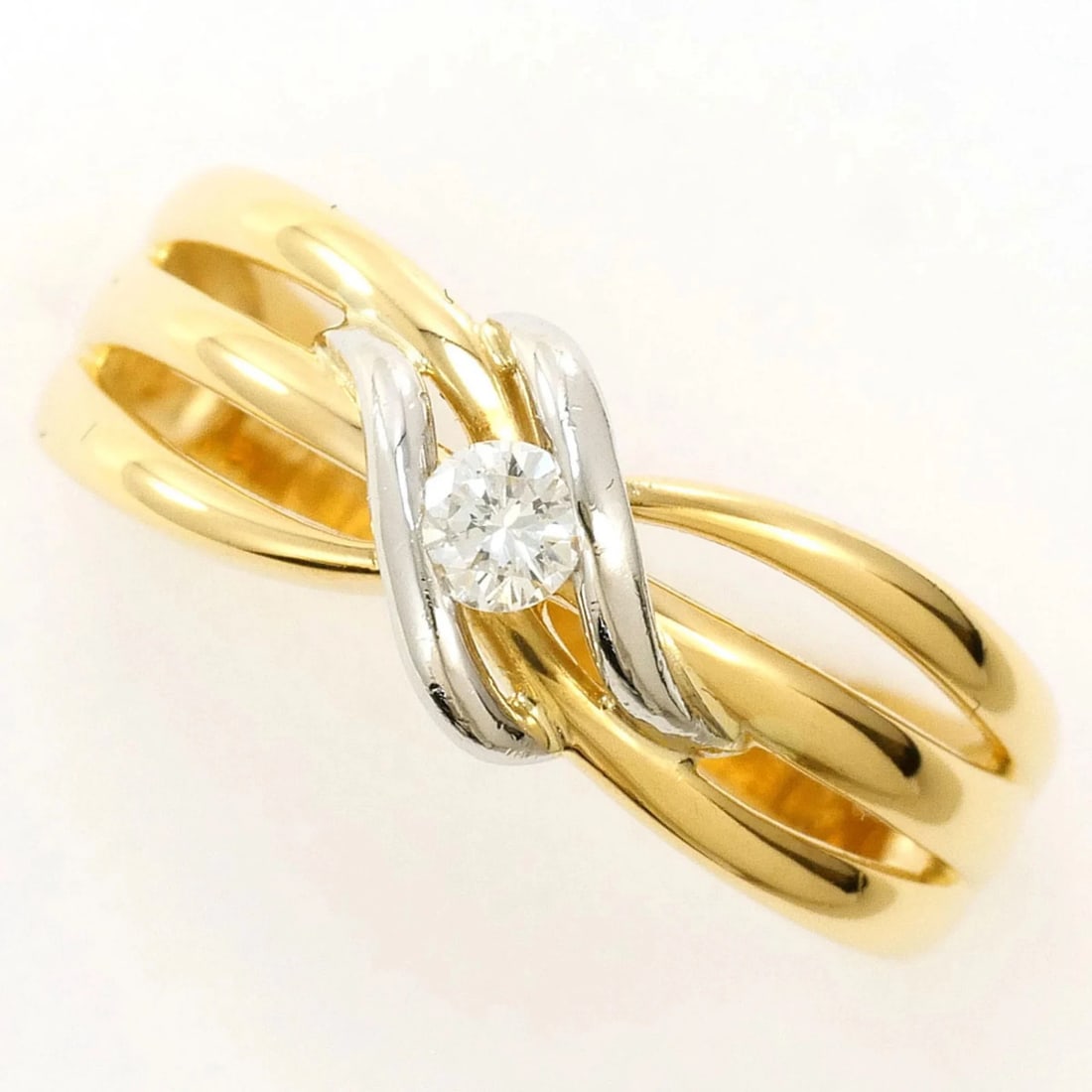 PT900 PLATINUM 18K YELLOW GOLD RING WITH DIAMOND: PT900 Platinum 18K Yellow Gold Ring with Diamond Brand: Unbranded Type/Style: Band ring Material: Platinum 900, Yellow gold (18K), Main Stone Natural Color: Platinum, Yellow gold Size: US 6.5 Acce